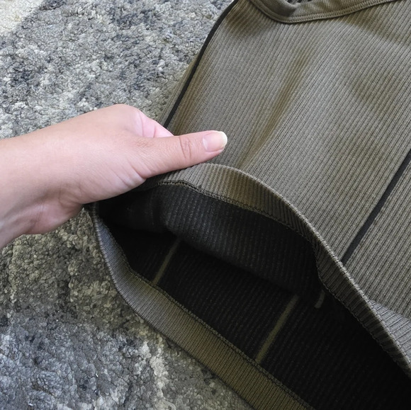 Forever 21 Sleeveless Athletic Top in Olive/brown and Black Style Small - Medium - Picture 5 of 5